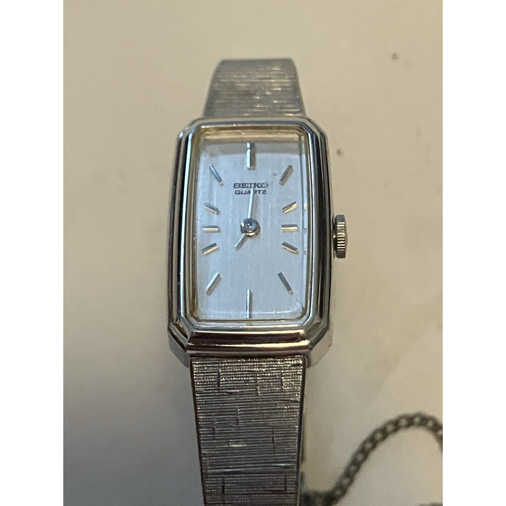 Seiko Womens Watch 1320-5779 Quartz silver tone bracelet Square Dial vintage